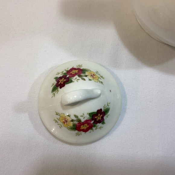 ROYAL ALBERT “SPRING MORNING” COFFEE POT LIKE-NEW - Picture 8 of 11